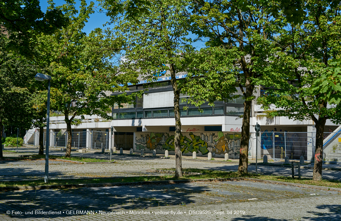 04.09.2019 - Einkaufs- und Wohnzentrum Quiddestraße in Neuperlach